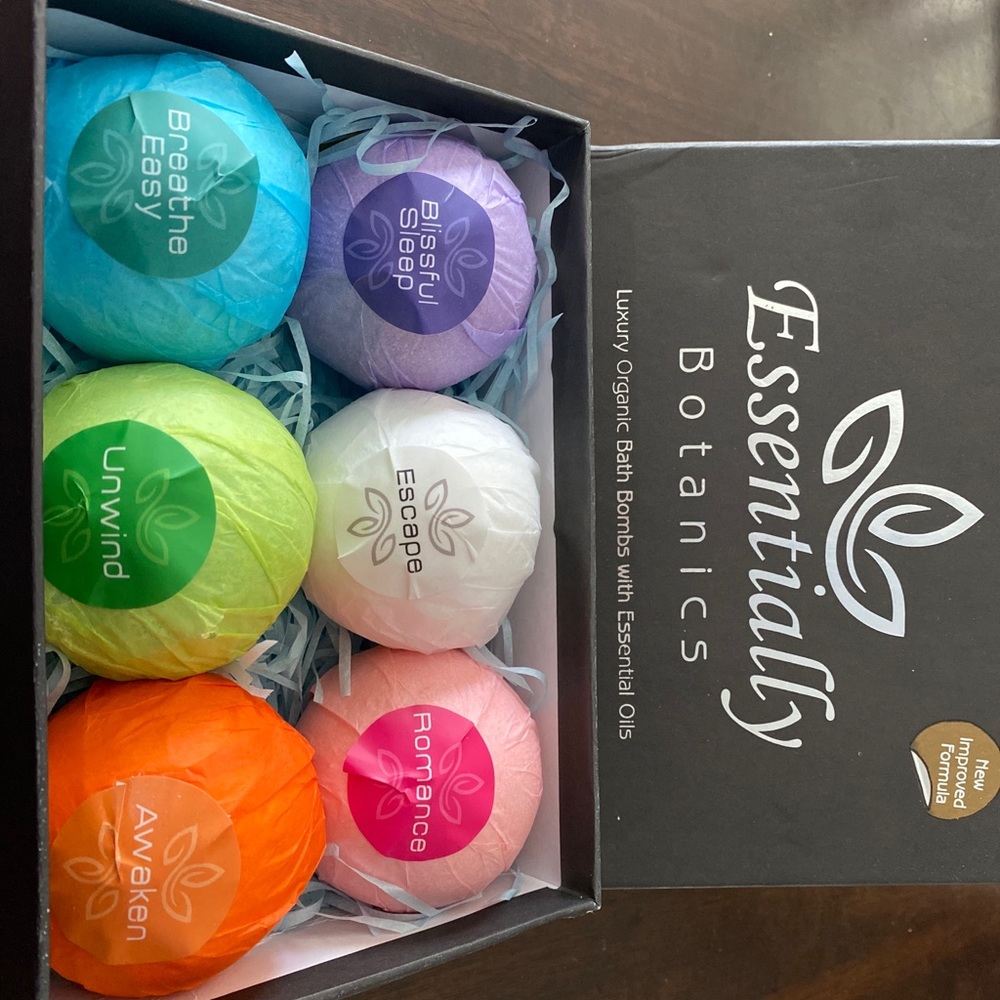 Bath bombs w essential oil’s